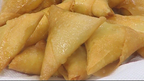 moong-ki-daal-kay-samosay-1